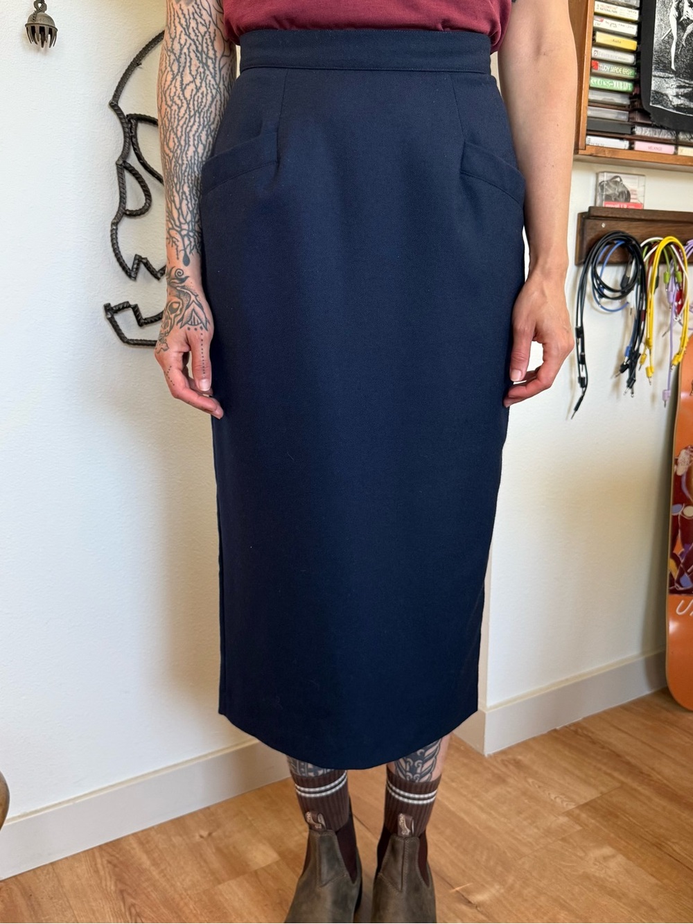 Vintage 70s Navy Blue Wool Midi Pencil Skirt ~ Size Small / 26" - Picture 1 of 10